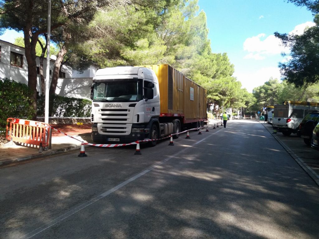 Los grupos electrógenos de VFM viajan a Menorca para restablecer el corte de suministro eléctrico - Villa Flores Martín