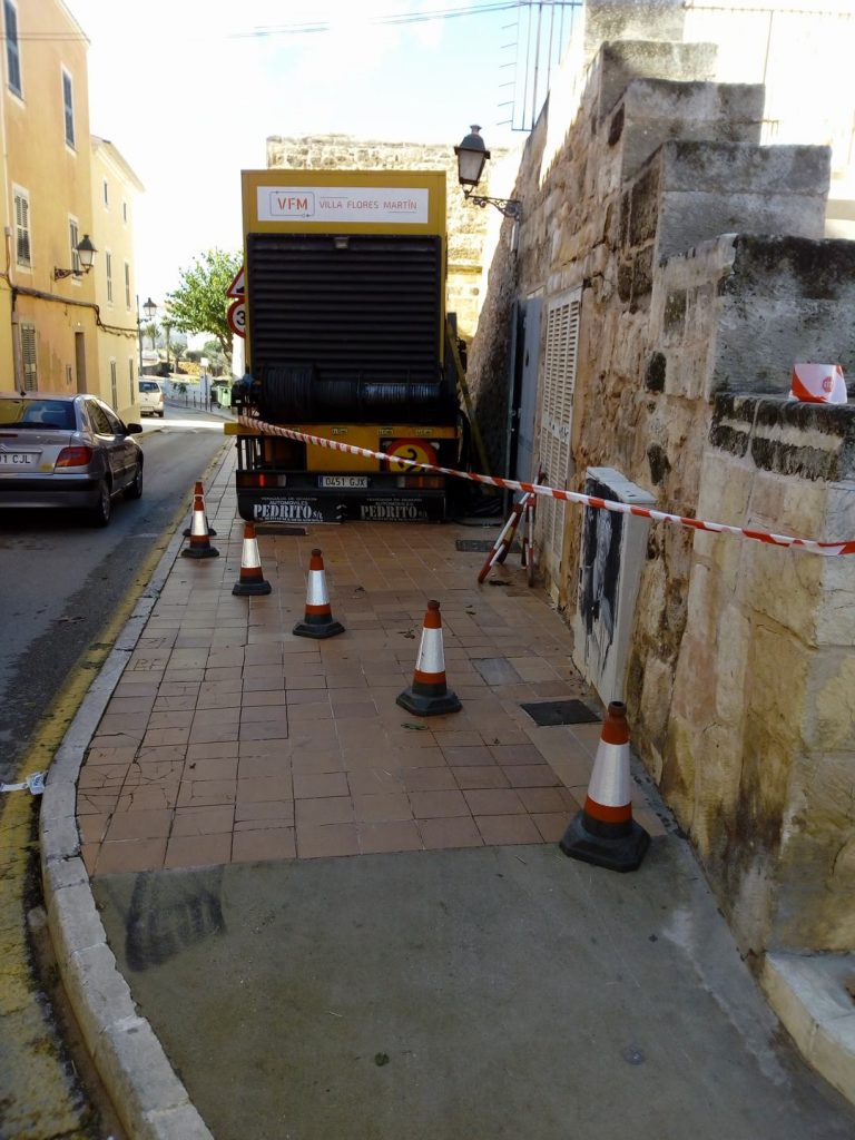 Los grupos electrógenos de VFM viajan a Menorca para restablecer el corte de suministro eléctrico - Villa Flores Martín