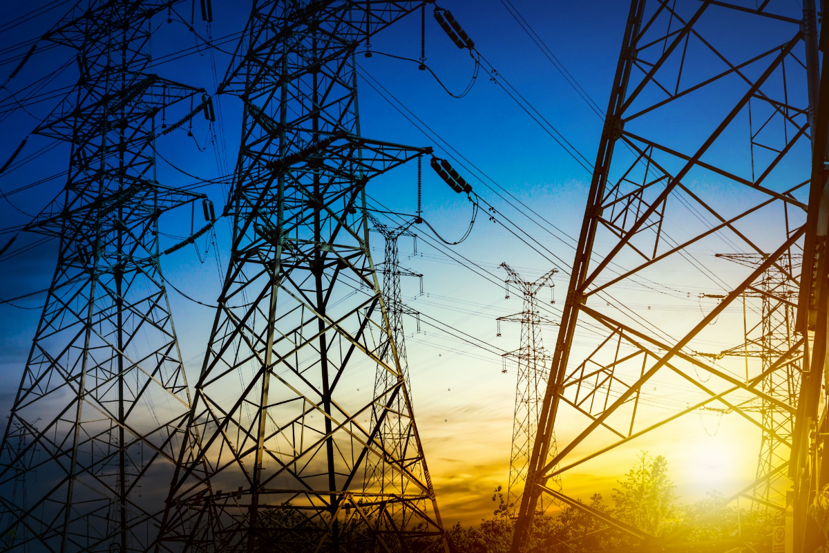 La red eléctrica europea necesita acelerar la inversión para cumplir los objetivos de descarbonización - Villa Flores Martín